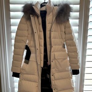 Moose Knuckles Ladies Parka - White